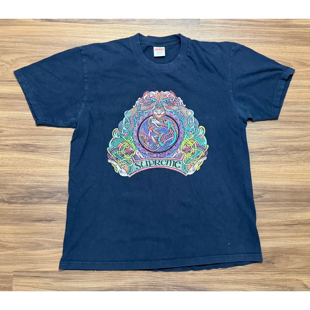 Supreme Celtic Knot Graphic Fadedd T-Shirt Navy Blue Mens Size M Short Sleeve